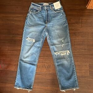 Abercrombie & Fitch Curve Love The Ankle Straight Jeans
